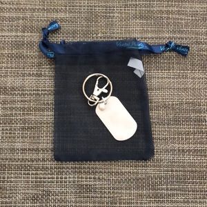 ✨FRI-YAY SALE✨ NWT Vantel Pearls Dog tag keychain